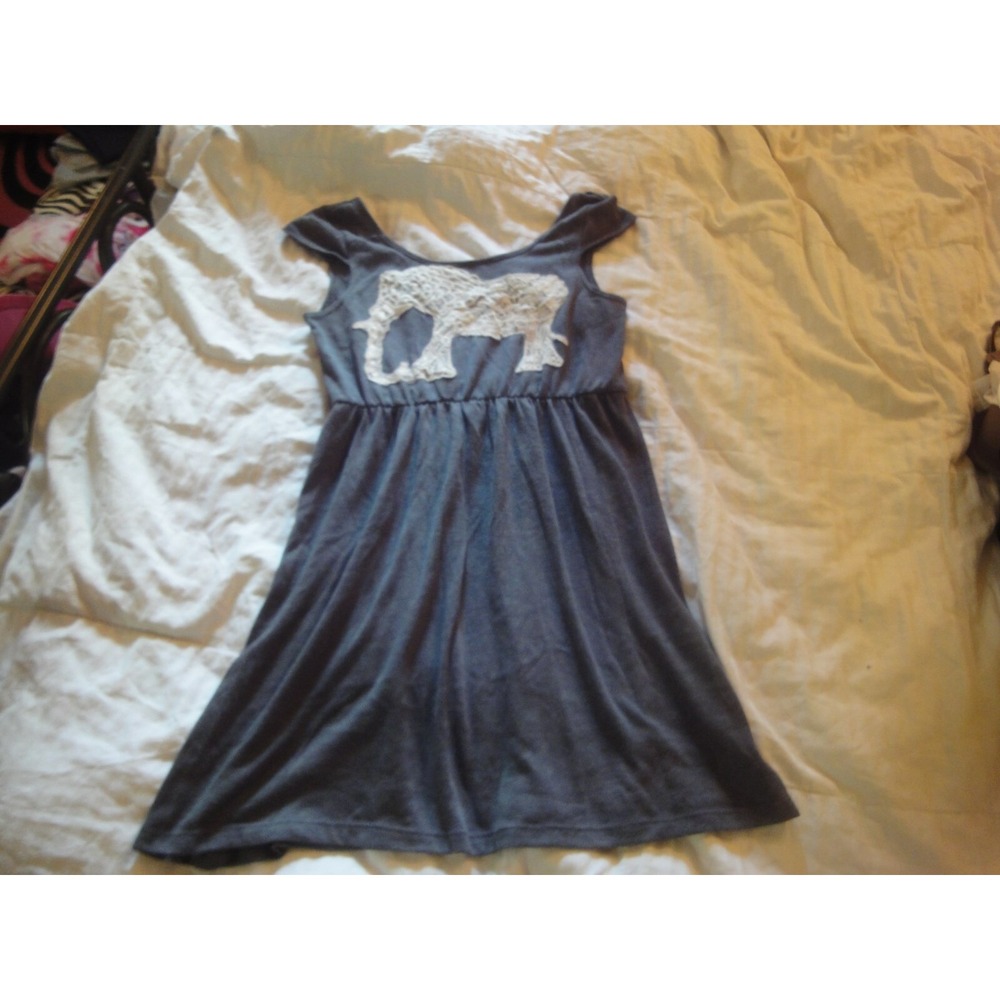 phopsady Juniors L grey dress with elephant lace design